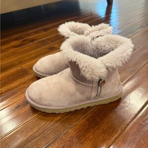 UGG boots size 7